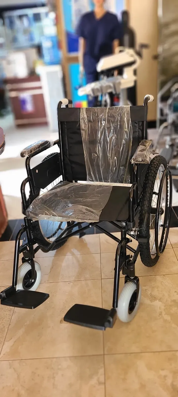 Heavy Duty Wheelchair With Armrests and Footrests